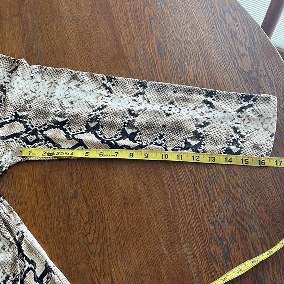 Green Envelope 1X Snakeskin Tunic very soft to touch - Picture 9 of 13